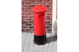 Contains 2x pre-made and pre-coloured O Scale Post Boxes.